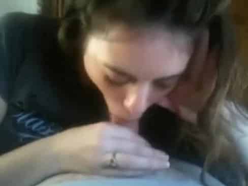 I pompini della mia amica lucrezia sono l'esperienza erotica più porca che possa capitare ad un ragazzo eccitato